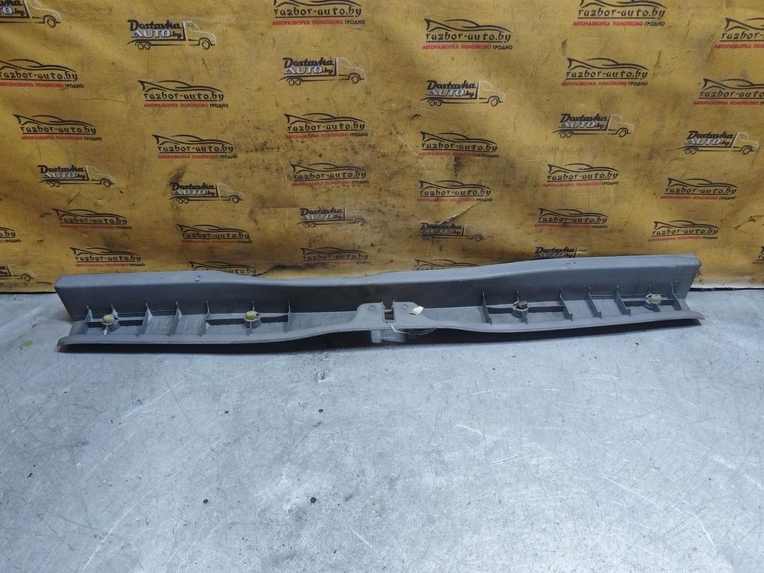 Накладка замка багажника W2WI5I Renault Scenic купить в магазине запчастей бу