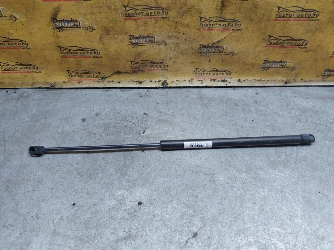 Амортизатор крышки багажника (3-5 двери) 4PGE8R Mitsubishi Carisma купить в магазине запчастей бу