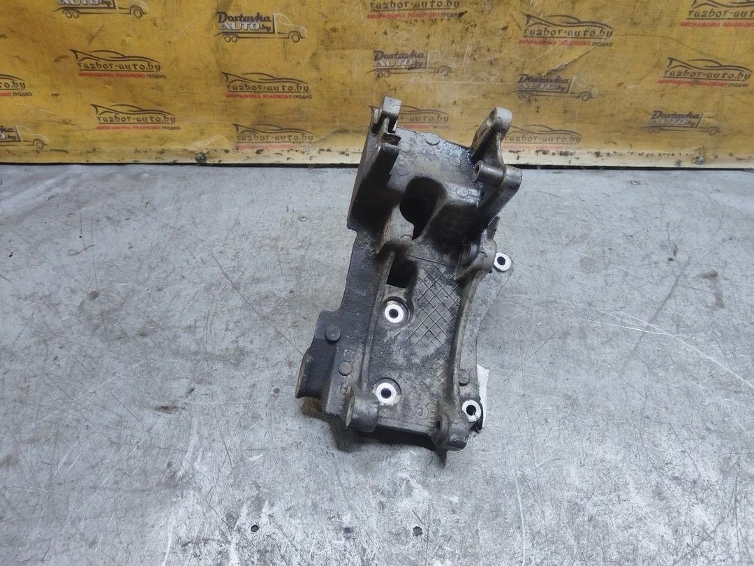 Кронштейн генератора 08UMEJ Peugeot 406 - Фото 4