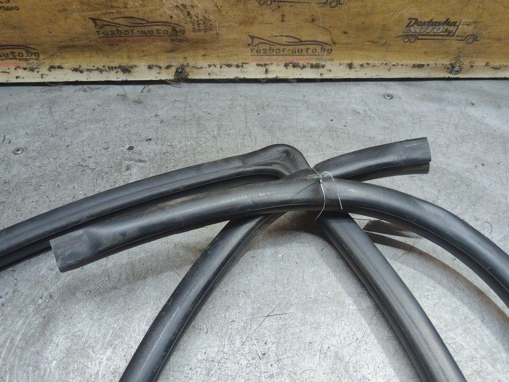 Уплотнитель двери задней правой IBAVAH Toyota Corolla Verso - Фото 4