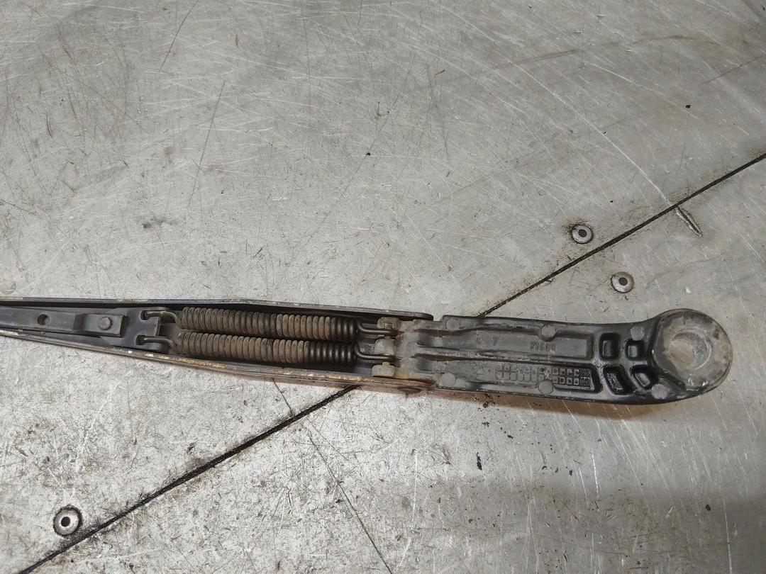 Щеткодержатель (поводок стеклоочистителя, дворник) T7KP58 Peugeot 406 - Фото 6