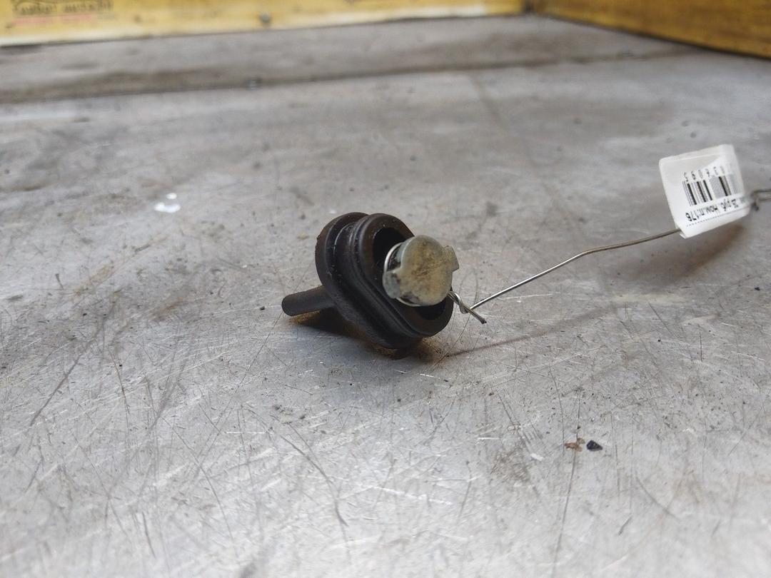 Скоба (кронштейн) крепления форсунки 4TSKRM Hyundai Trajet