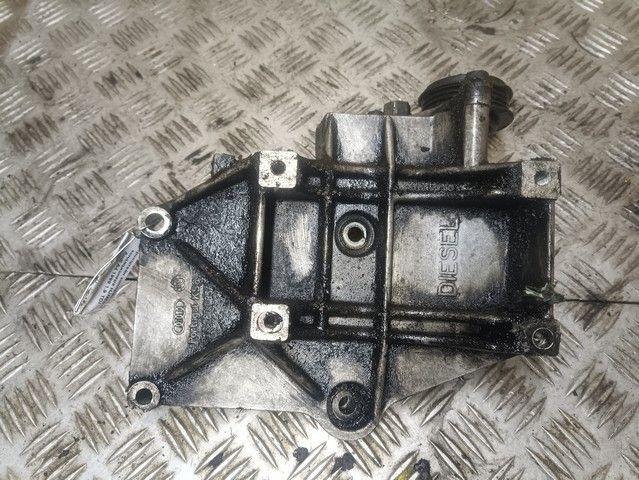 Кронштейн компрессора кондиционера HJNZBB Audi A4