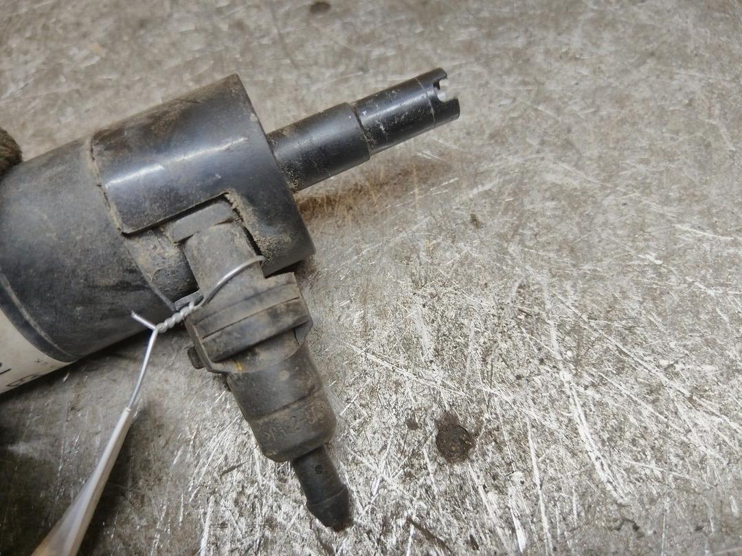 Насос (моторчик) омывателя стекла 3AKP2N Saab 9-3 купить с доставкой