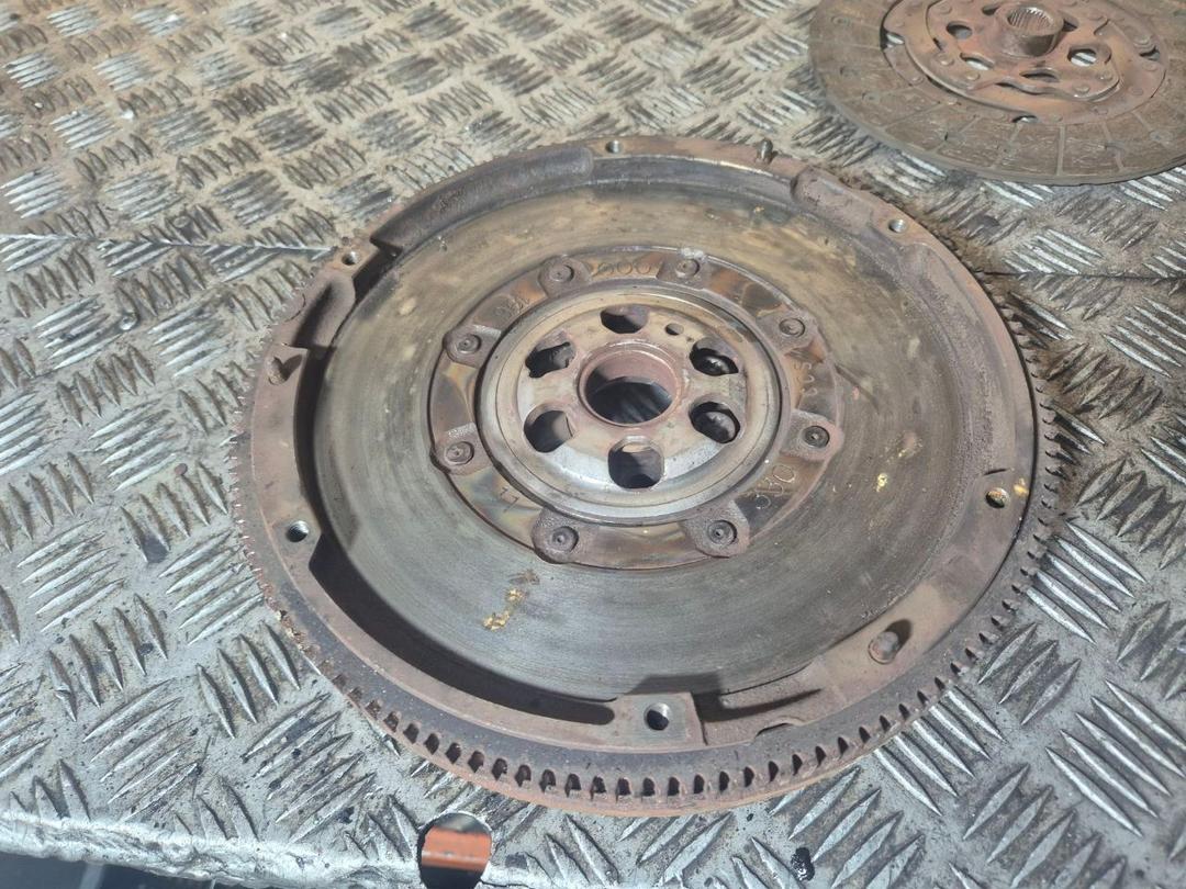 Комплект сцепления KHXB21 Volkswagen Caddy купить в магазине запчастей бу