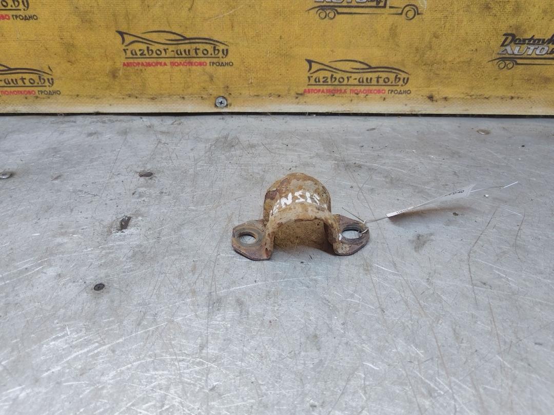 Крепление втулки стабилизатора RDUN3O Toyota Avensis купить