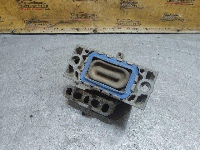 Подушка крепления двигателя 55YBB3 Volkswagen Passat купить на авторазборке