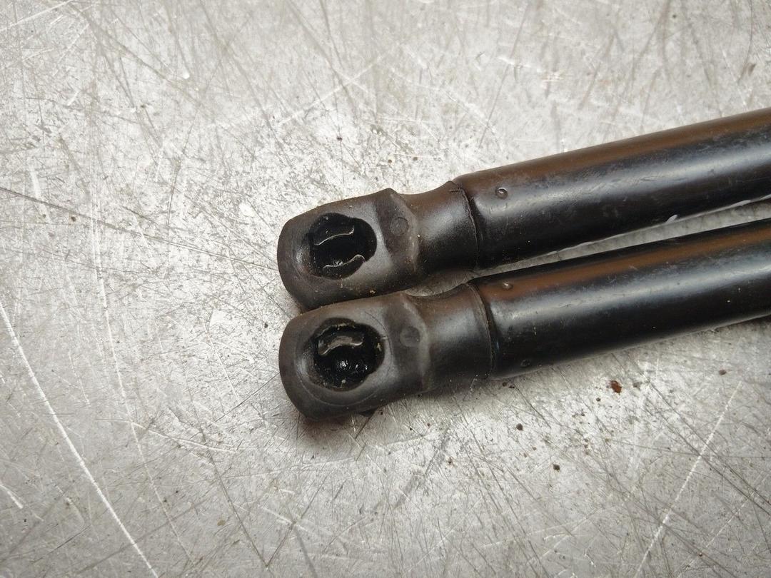 Амортизатор крышки багажника (3-5 двери) CMQKZP Volkswagen Passat купить с доставкой