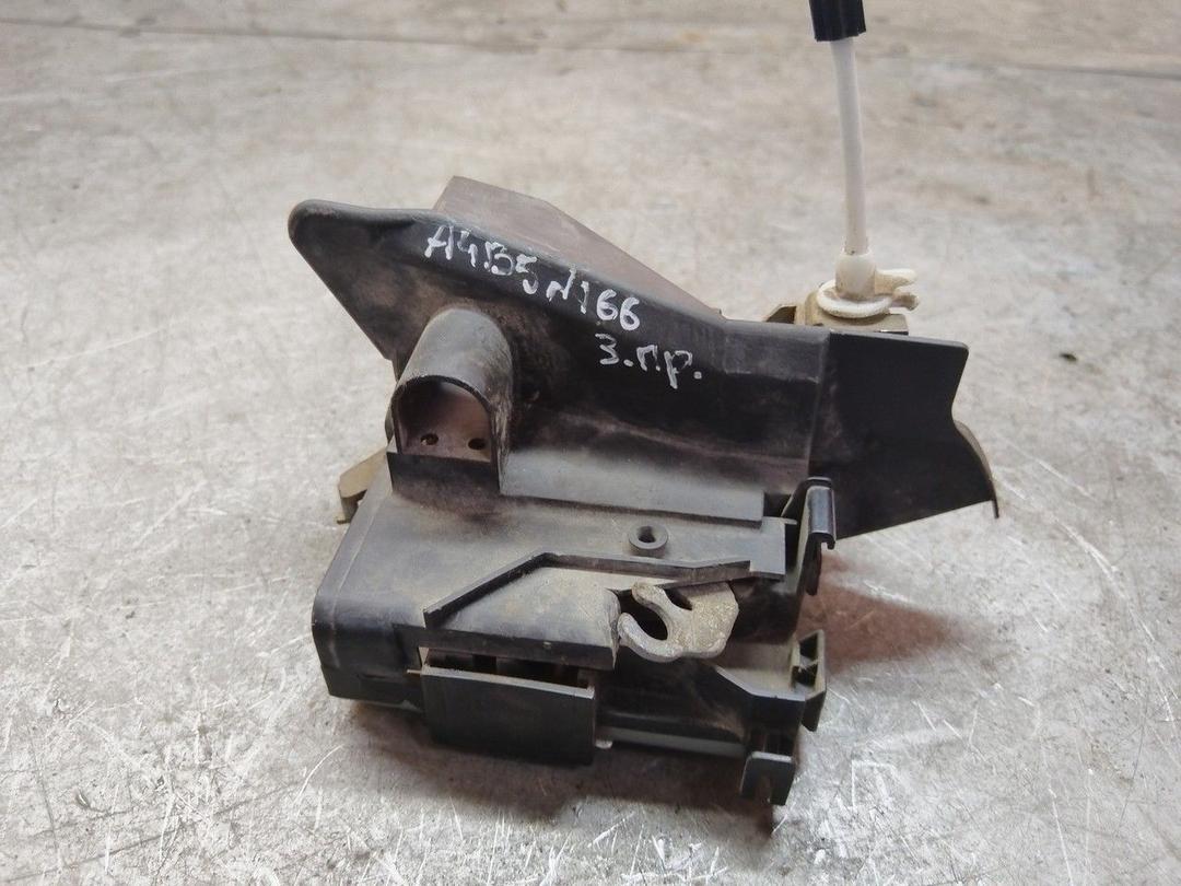 Замок двери задней правой YL8N70 Audi A4 купить в магазине запчастей бу