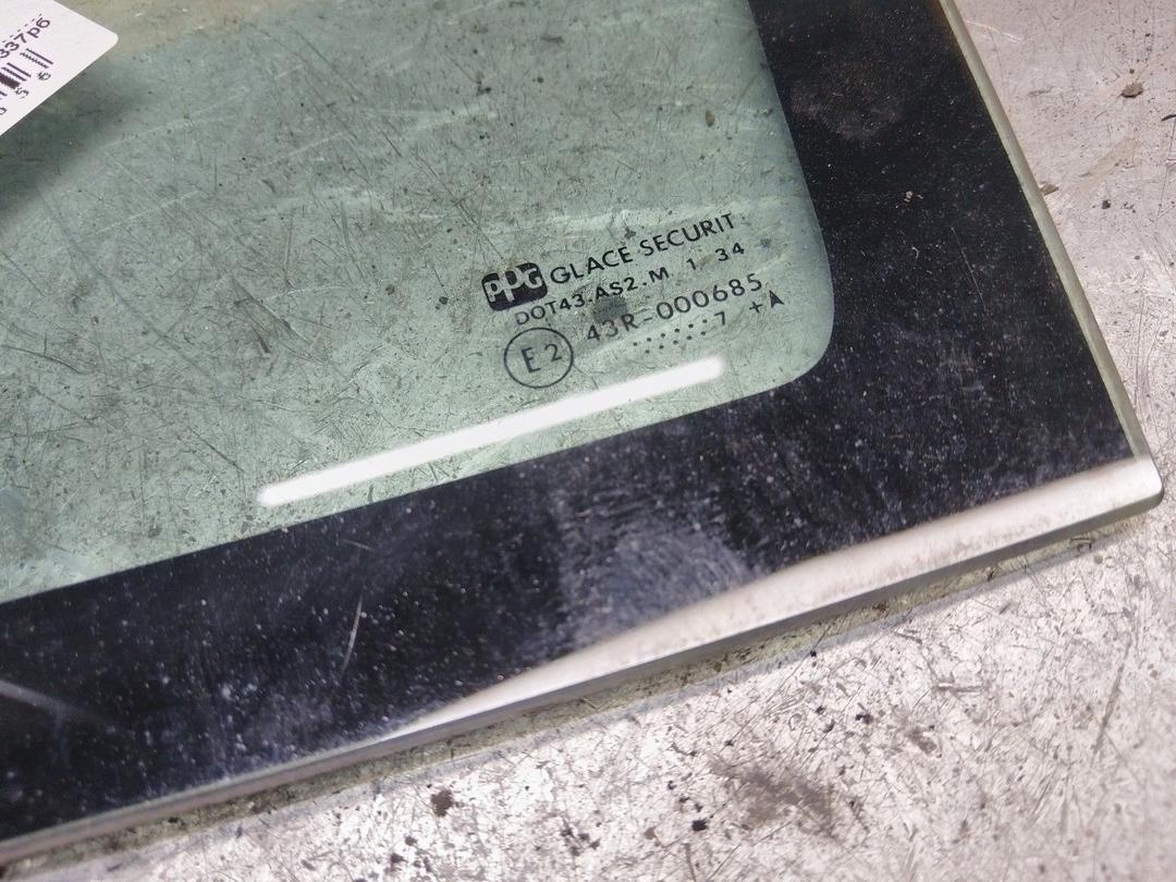 Стекло кузовное боковое левое SOPC7X Peugeot 806 - Фото 2