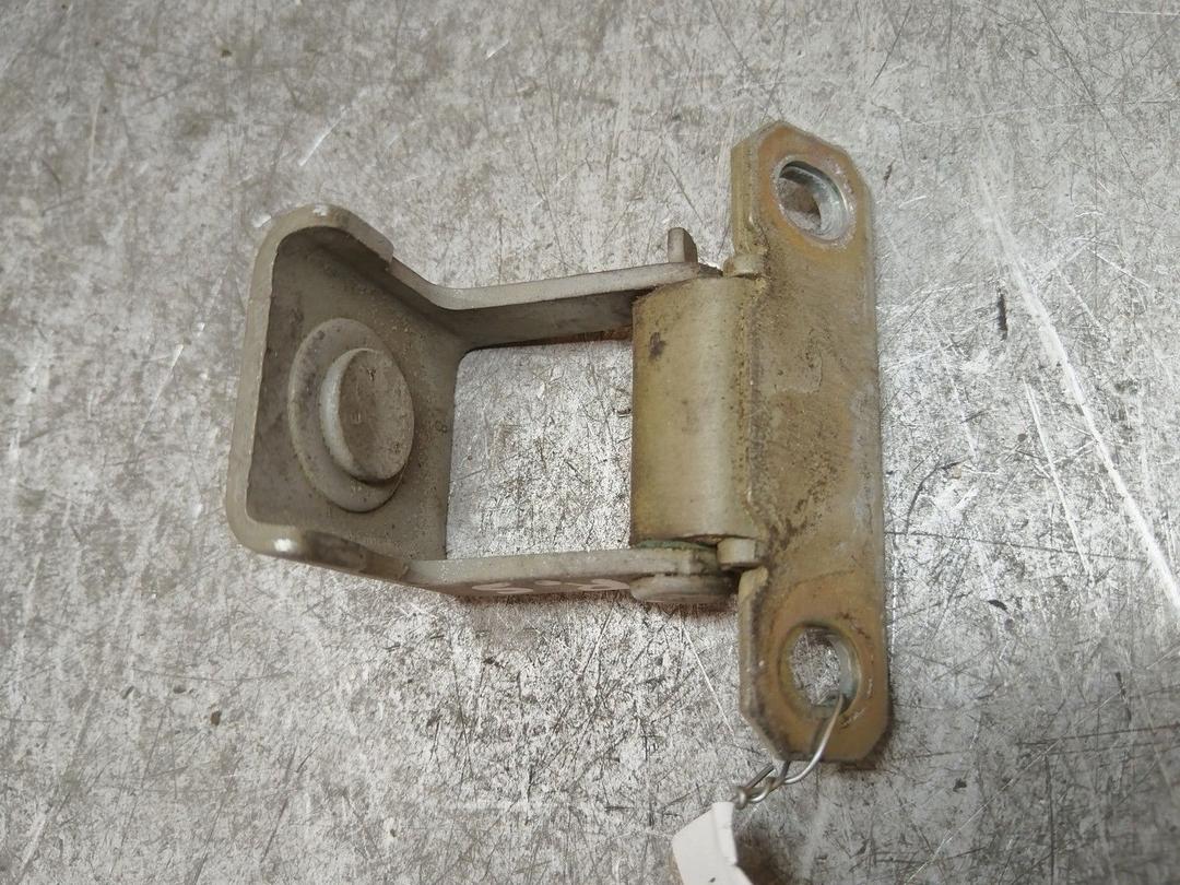 Петля крышки багажника QNKER8 Renault Scenic купить в магазине запчастей бу