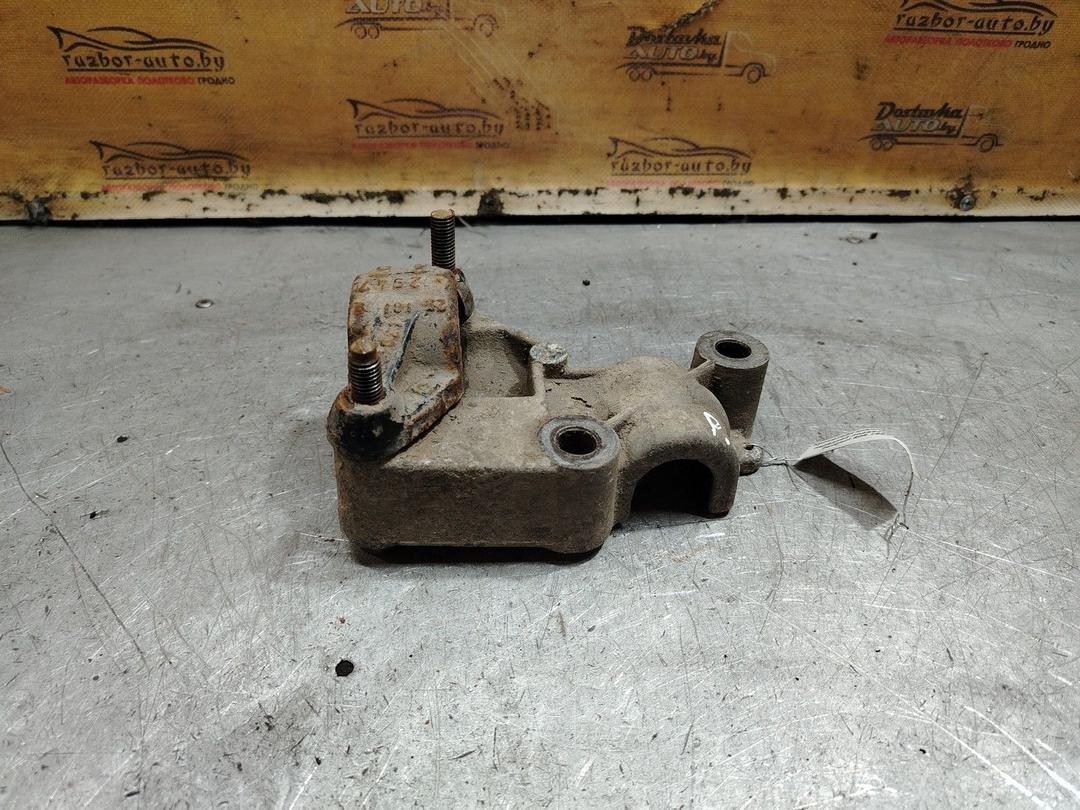 Кронштейн крепления рычага передней подвески GQ9F7X Peugeot 605 - Фото 2