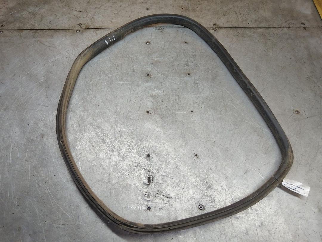 Уплотнитель багажника 6H8AQ2 Peugeot Partner - Фото 1