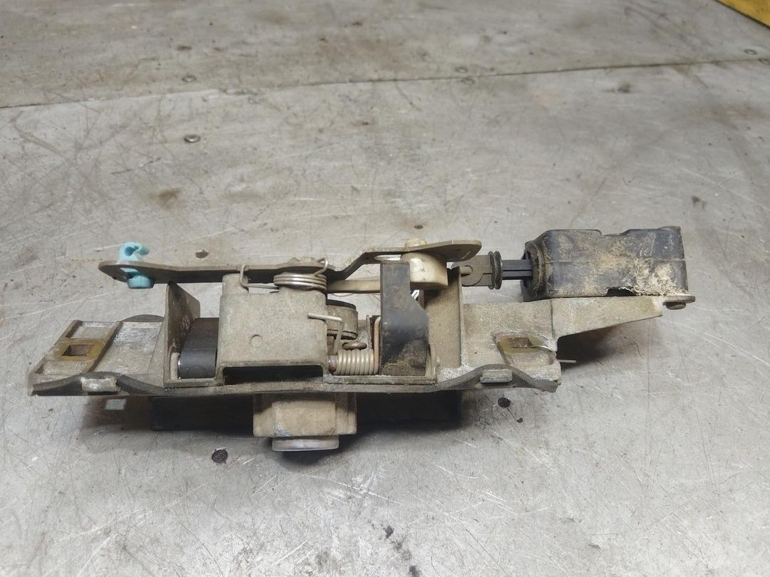 Ручка открывания багажника RKHYVV Peugeot 406 купить в магазине запчастей бу