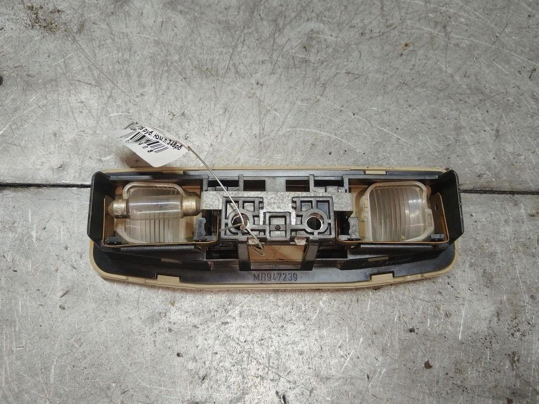 Фонарь салона (плафон) 8SPU0X Mitsubishi Carisma купить