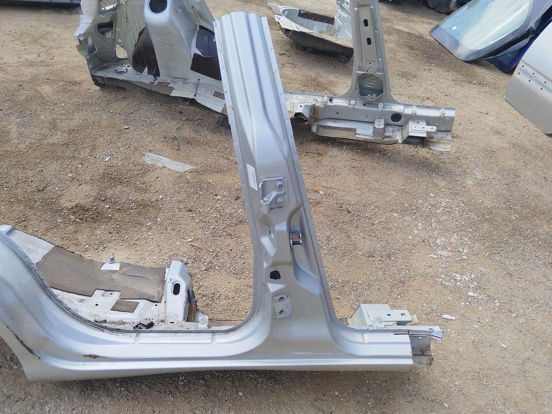 Стойка кузовная центральная правая L5014T Alfa Romeo 147