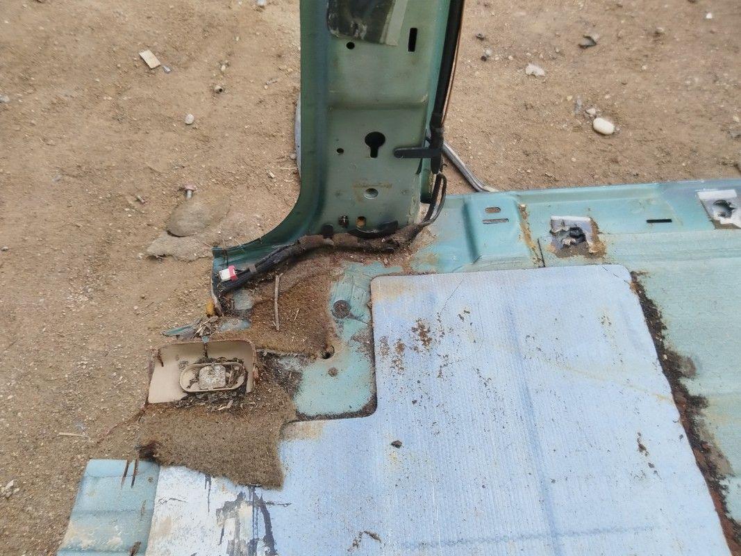 Стойка кузовная центральная правая 87B8AY Chrysler Voyager купить с доставкой