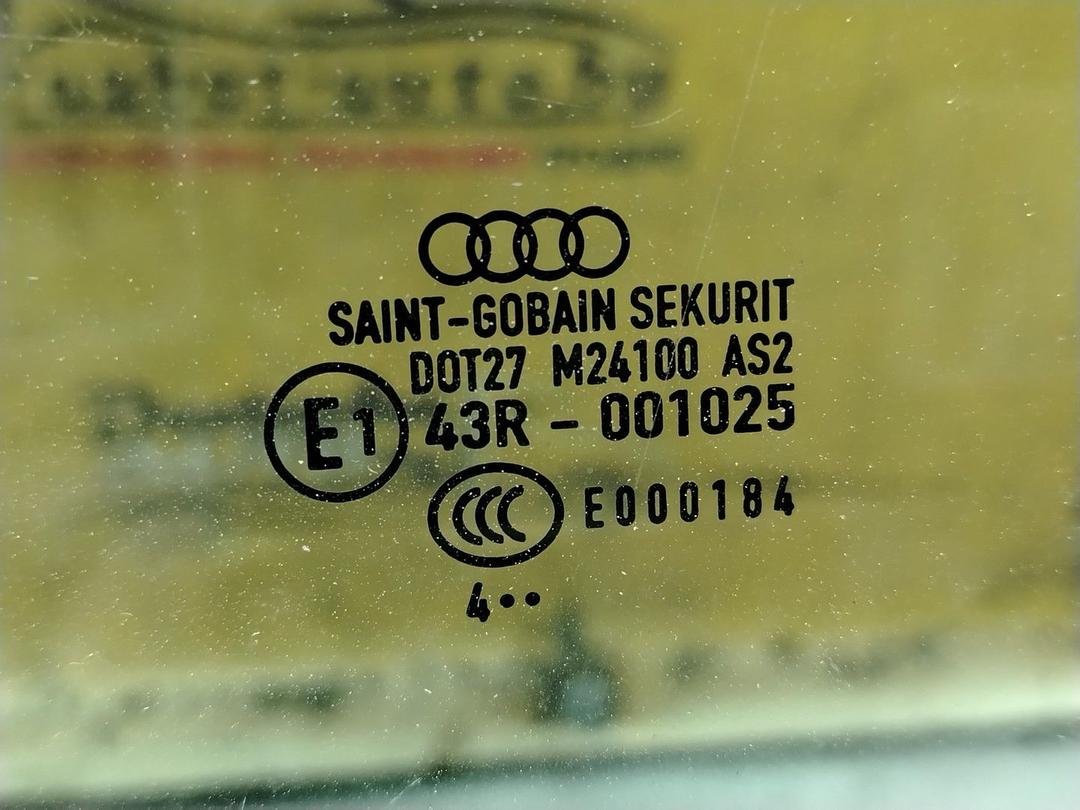 Стекло двери передней левой U6T4ZW Audi A4 - Фото 2