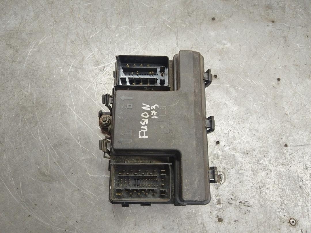 Блок предохранителей A9TUHS Ford Fusion