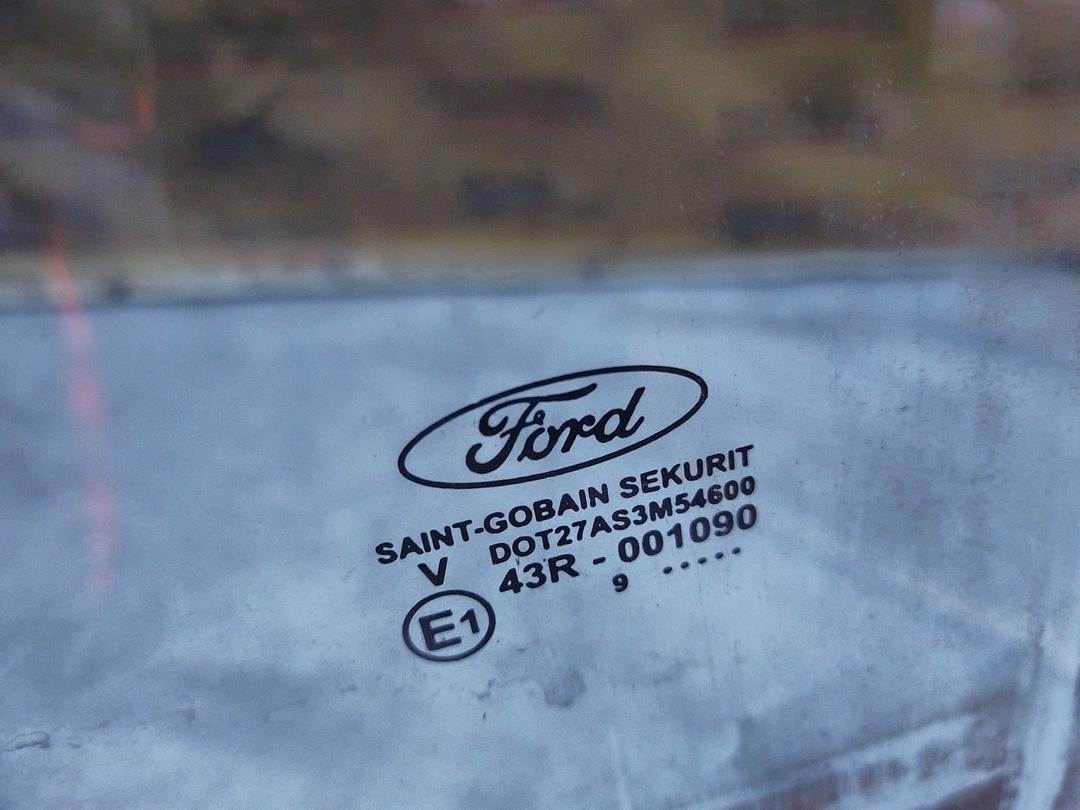 Стекло двери задней правой DZG4A7 Ford Galaxy купить