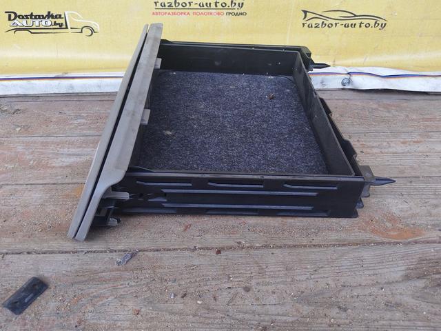 Бардачок IM94EO Renault Scenic купить с доставкой