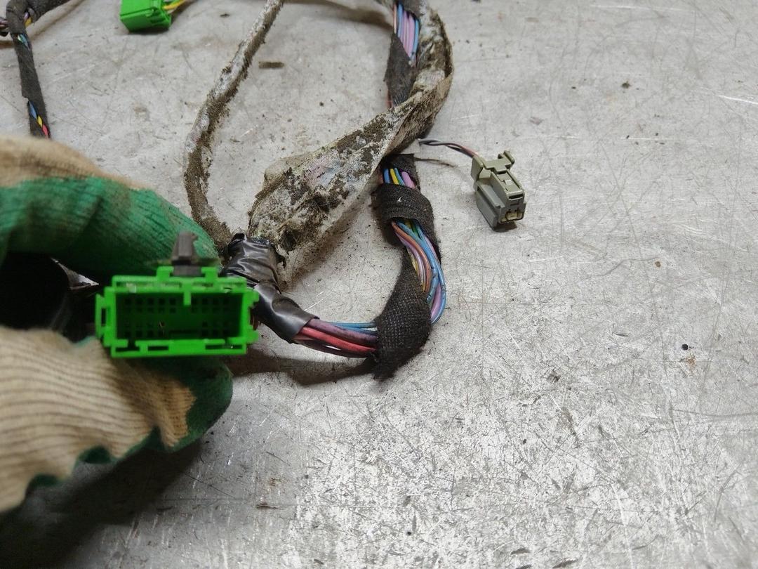 Проводка двери передней правой KQ8P8Q Volvo S60 купить с доставкой. Огромный выбор запчастей и марок авто. У нас есть практически все.