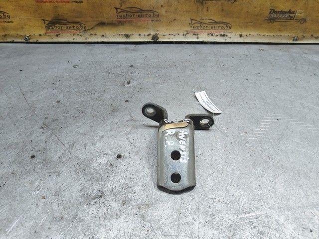 Петля двери передней правой CA8V17 Toyota Avensis купить с доставкой