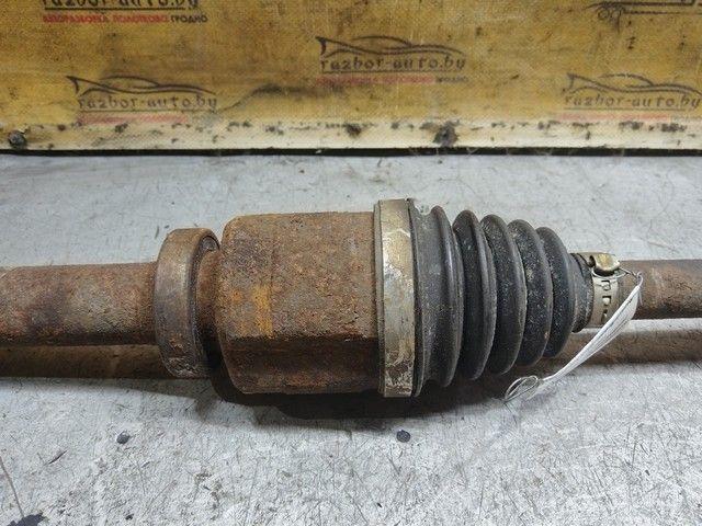 Полуось передняя правая (приводной вал, ШРУС) T25870 Renault Scenic купить на авторазборке