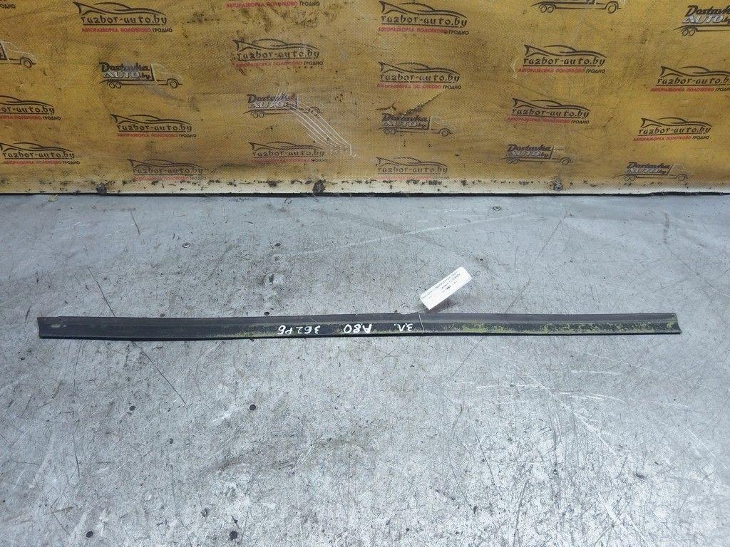 Молдинг стекла двери задней левой наружный 5LWXMV Audi 80 - Фото 1