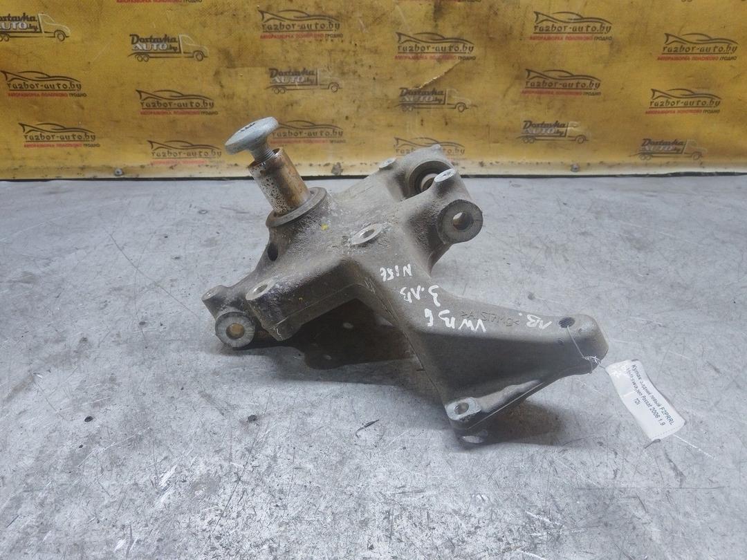 Кулак задний левый 3U95P3 Volkswagen Passat купить