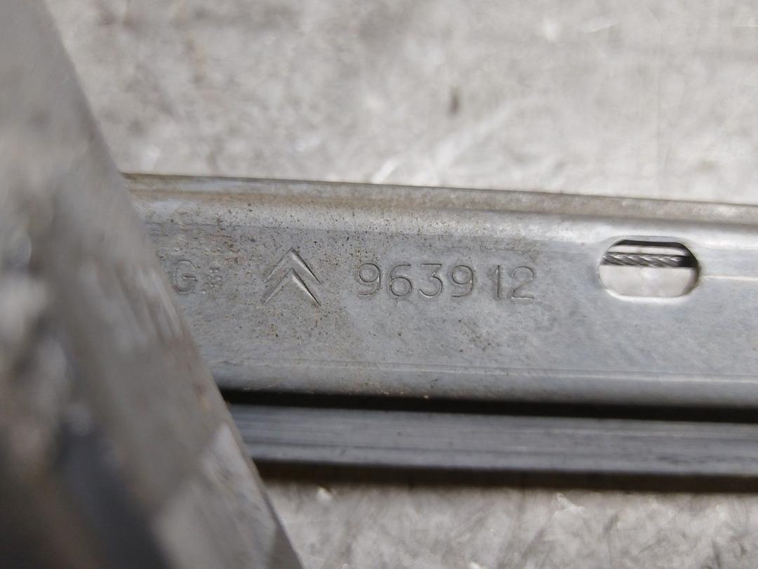 Стеклоподъемник электрический передний левый O9XYLZ Citroen C3 купить на авторазборке