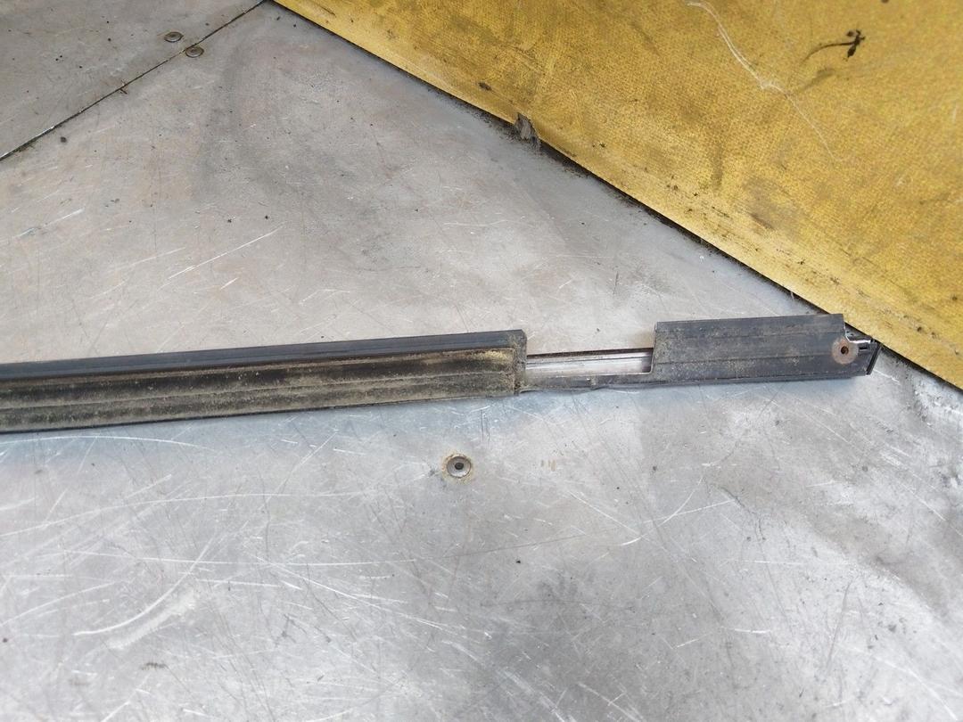 Молдинг стекла двери передней правой наружный XCTWLL Hyundai Trajet купить с доставкой. Огромный выбор запчастей и марок авто. У нас есть практически все.