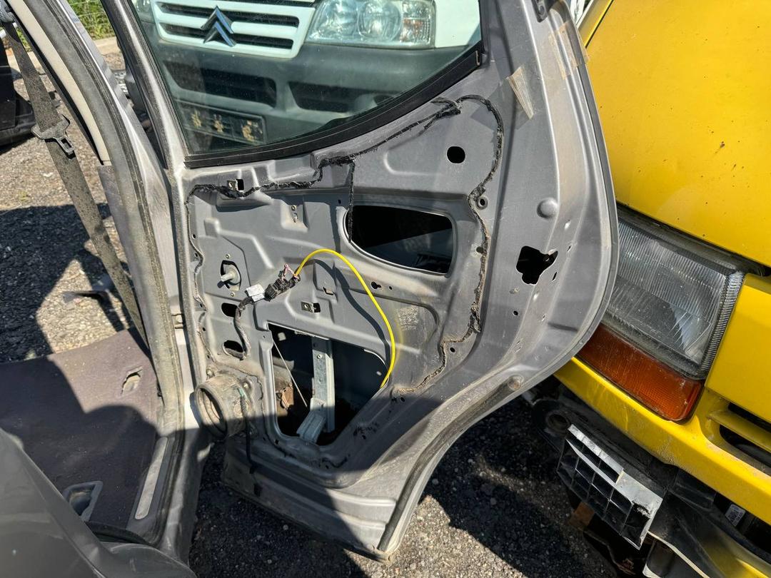 Дверь задняя правая PEOWQ7 Mercedes A W168 купить в магазине запчастей бу