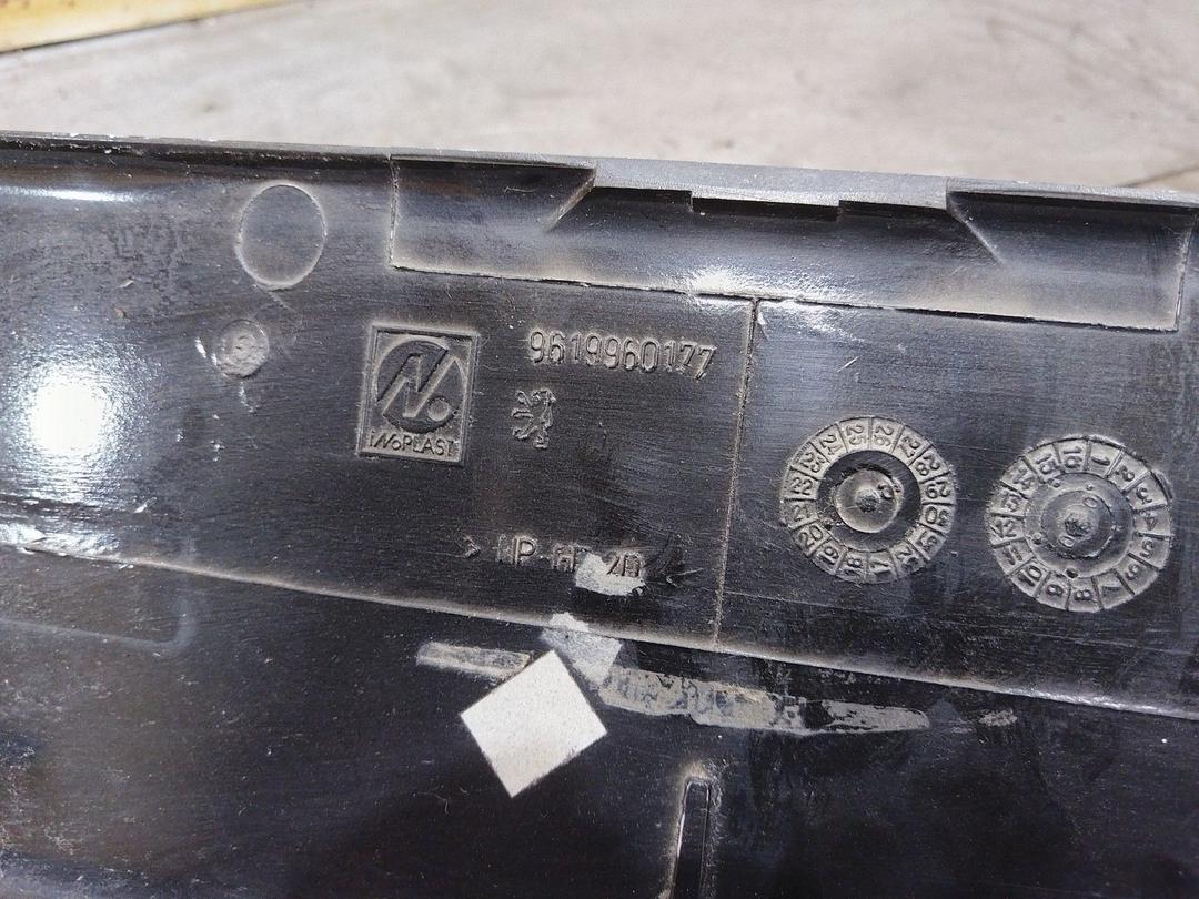 Спойлер JU48AM Peugeot 406 купить на авторазборке