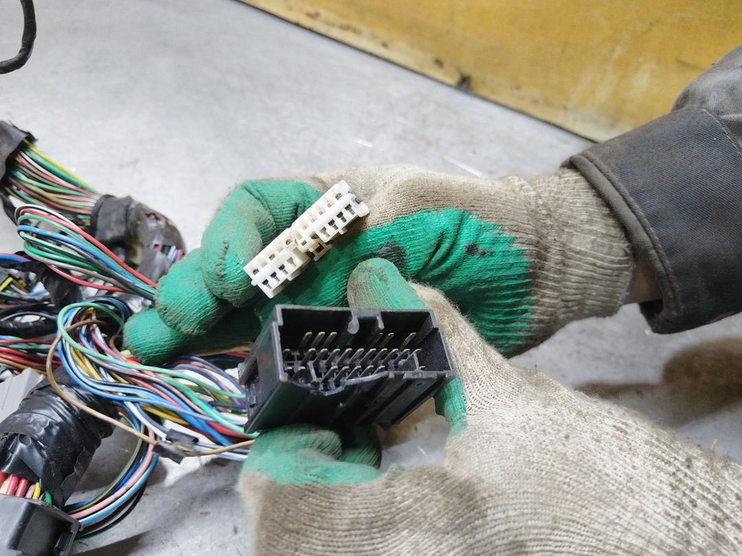 Проводка салона WDBACG Mitsubishi Carisma undefined