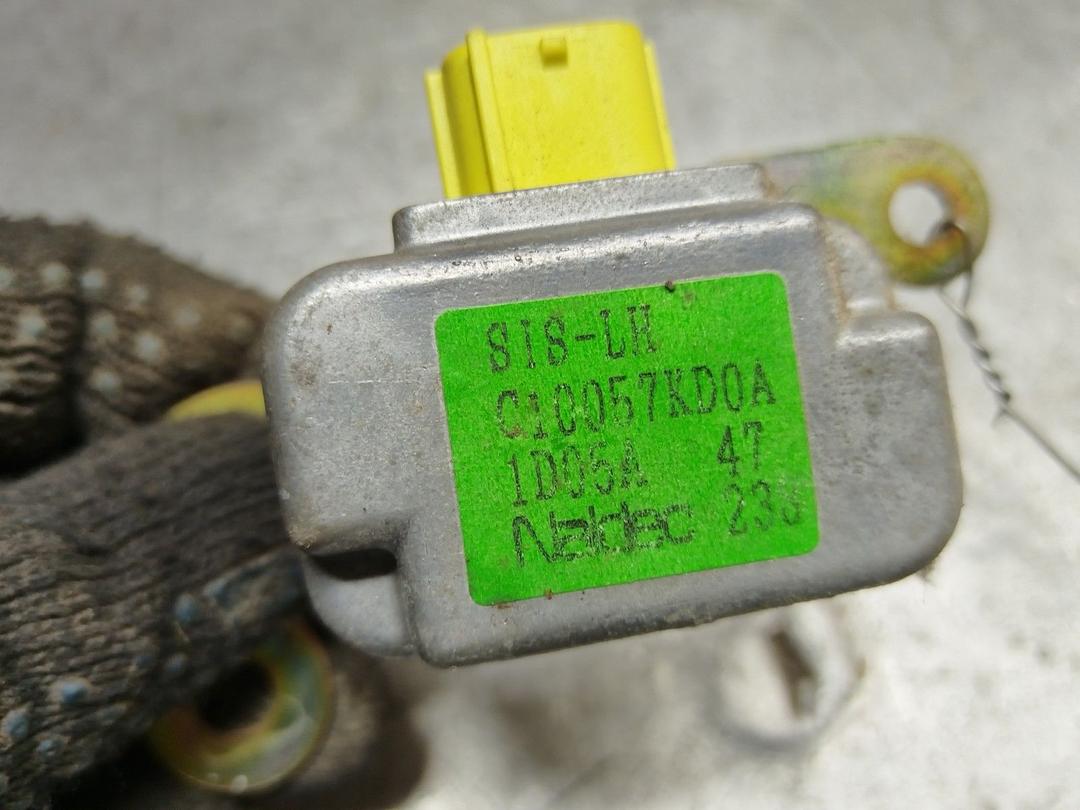 Датчик удара WOD6KY Mazda Premacy - Фото 4