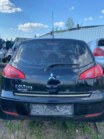 Консоль салона (кулисная часть) NESGA8 Mitsubishi Colt