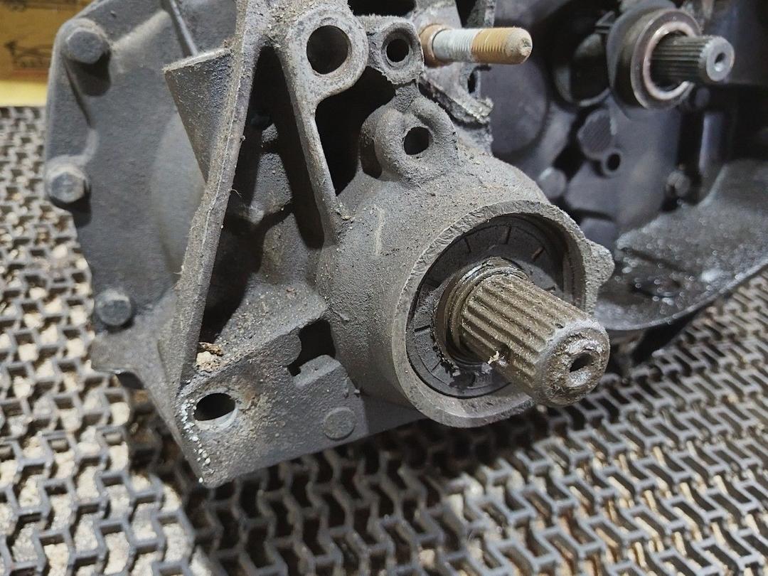 КПП механическая (МКПП) 5-ступенчатая J3AXD3 Renault Espace купить в магазине запчастей бу