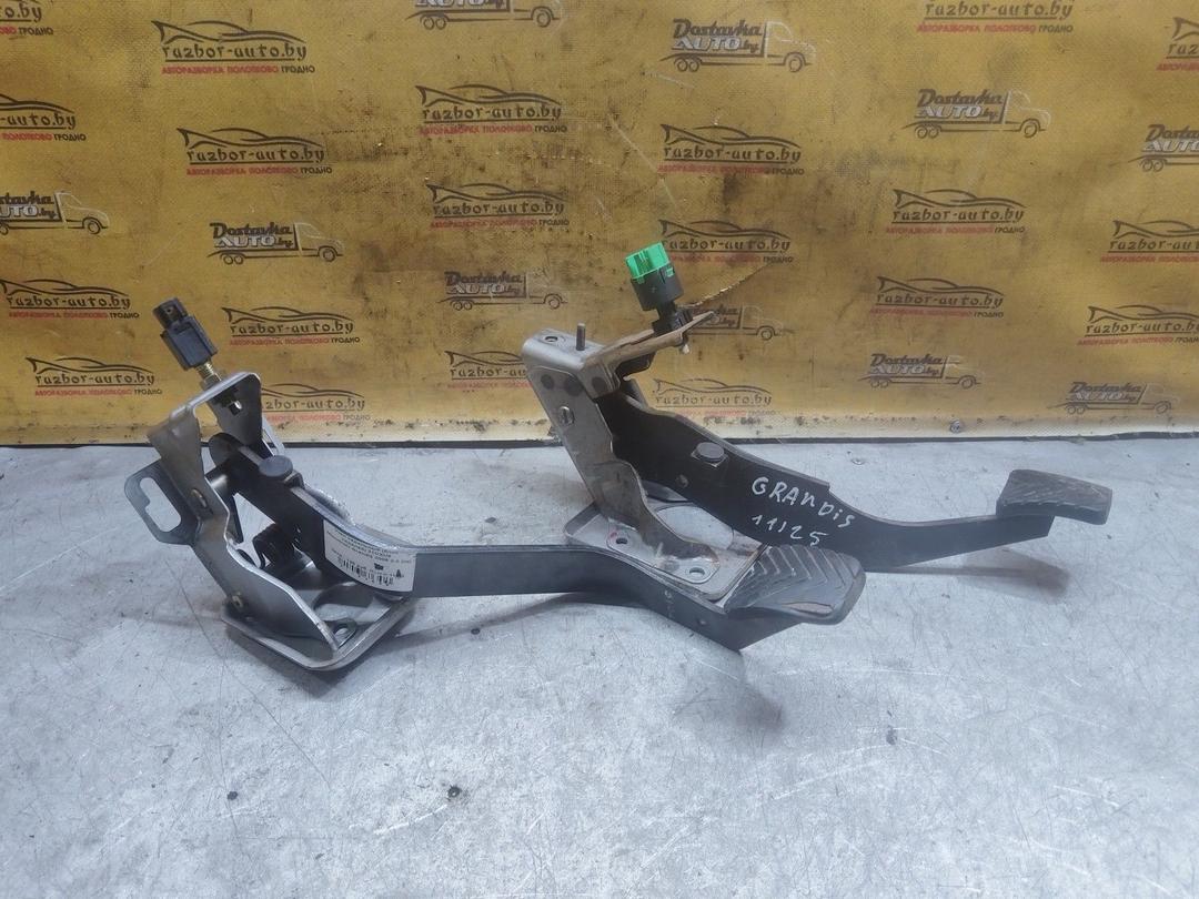 Узел педальный (блок педалей) 21OXU8 Mitsubishi Grandis купить с доставкой