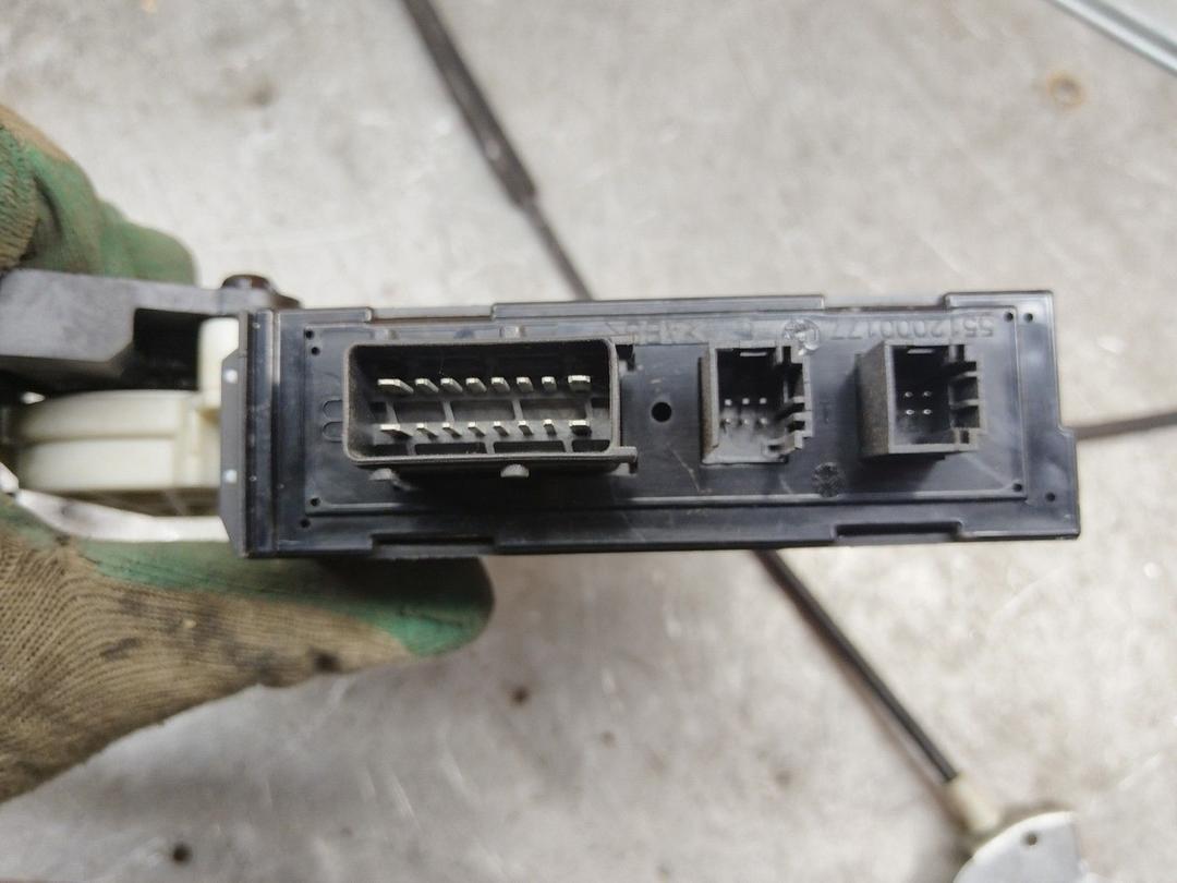 Стеклоподъемник электрический передний левый YXU7CT Citroen C8 купить на авторазборке