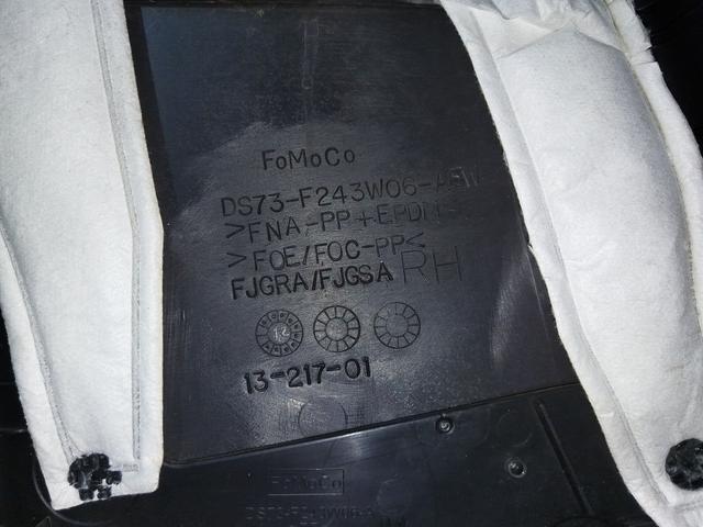 Обшивка стойки центральной правой L0SM27 Ford Fusion купить на авторазборке