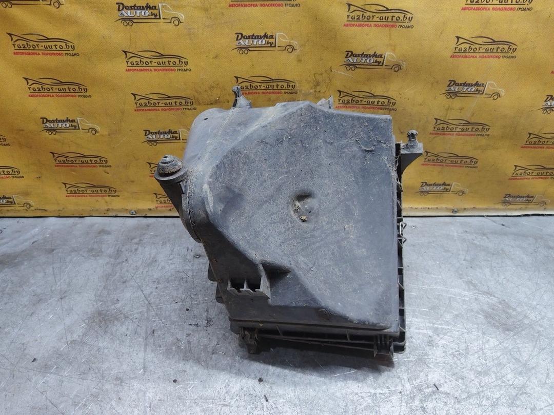 Корпус воздушного фильтра 0XBPWY Mercedes C W202 купить на авторазборке