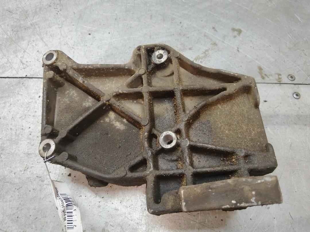 Кронштейн компрессора кондиционера 1MGMT7 Audi A4 купить