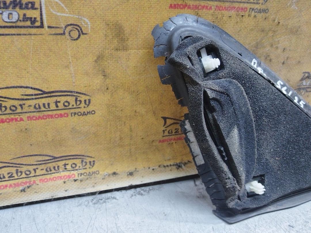 Накладка крыла (уголок зеркала) переднего правого 0VZU7G Mercedes A W168 undefined