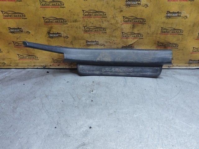 Накладка на порог внутренняя задняя правая A17D74 Toyota Avensis