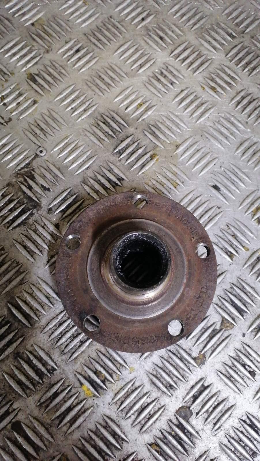 Ступица передняя правая GR0OLD Volkswagen Passat купить