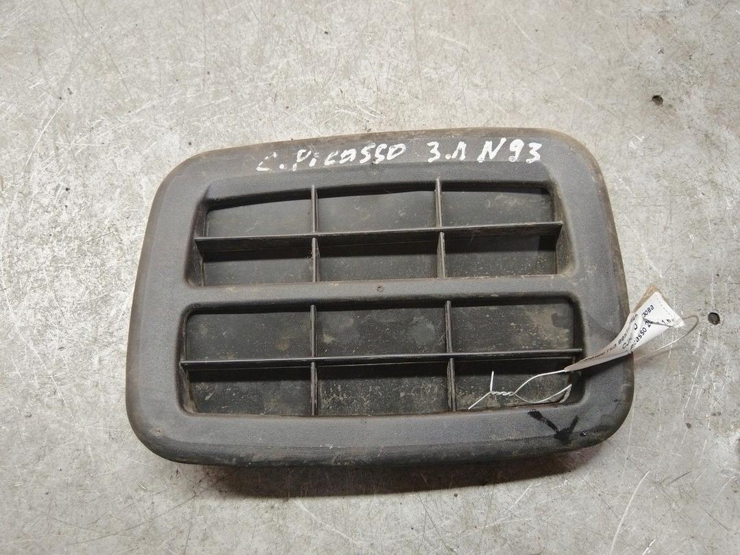 Решетка вентиляции кузова CJHM1D Citroen Xsara Picasso купить в магазине запчастей бу