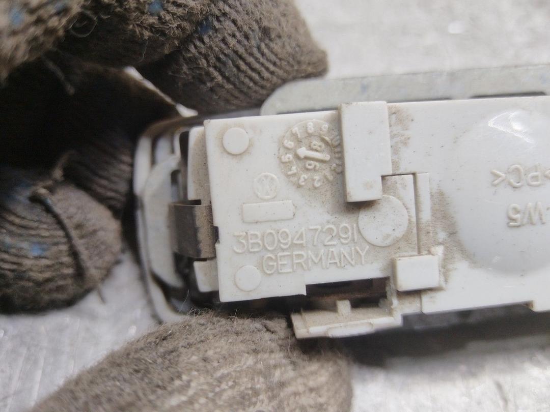 Фонарь салона (плафон) VEMRQ8 Volkswagen Passat - Фото 5