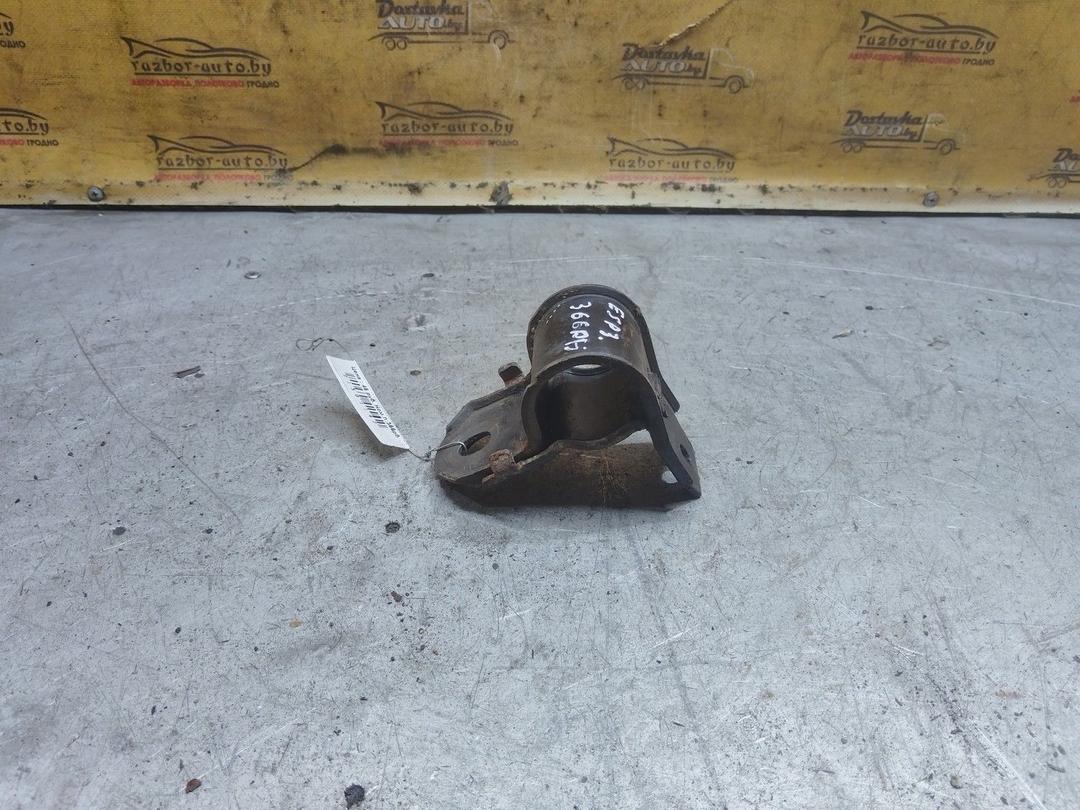 Крепление втулки стабилизатора RE3FP4 Renault Espace