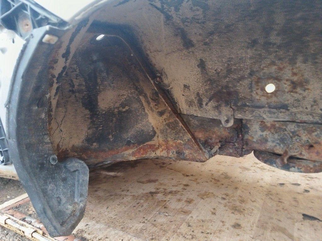 Крыло заднее правое CC75DA Toyota Avensis Verso купить на авторазборке